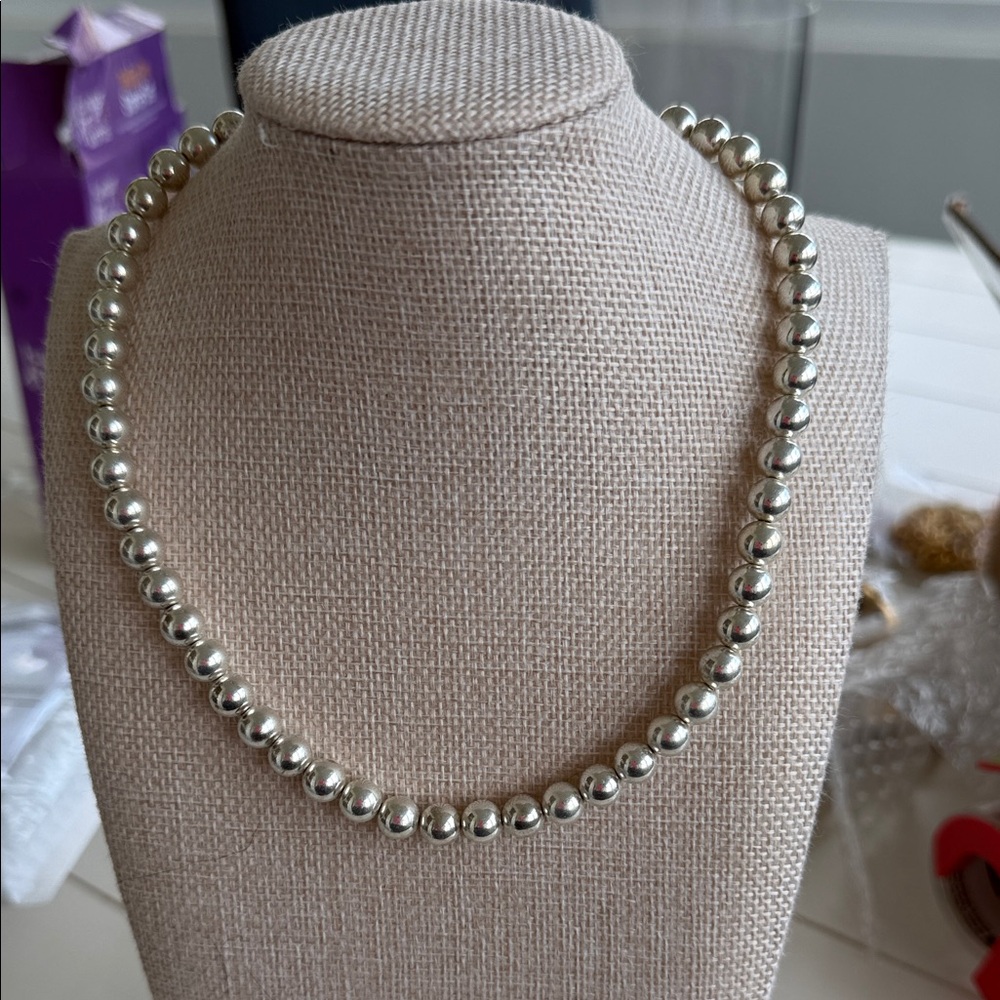 Elegant Silver Beaded Necklace SUSAN SHAW. NEVER WORN. Comes With Original Bag.